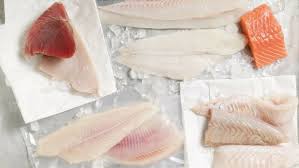 Varios tipos de pescados congelados